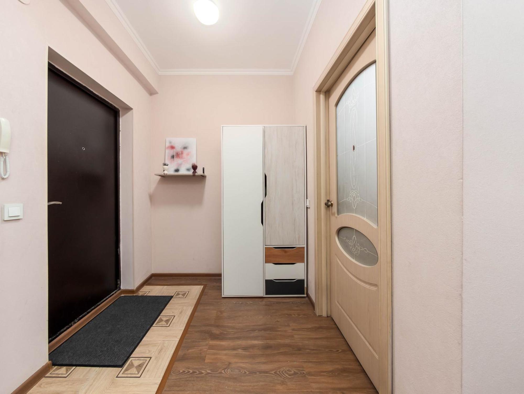 Zhetysuskaya 4 app 35 Lägenhet Alma-Ata Exteriör bild