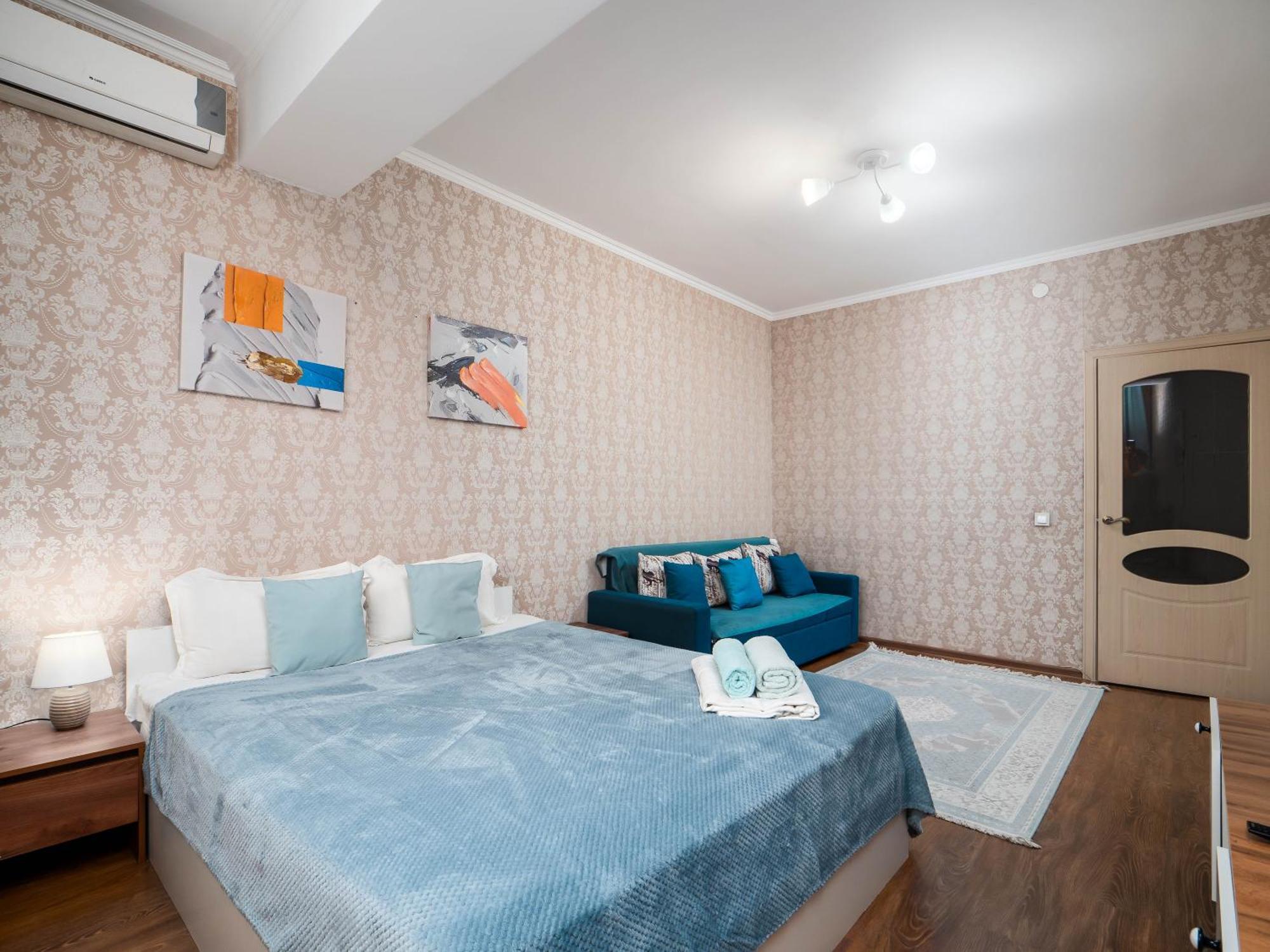 Zhetysuskaya 4 app 35 Lägenhet Alma-Ata Exteriör bild